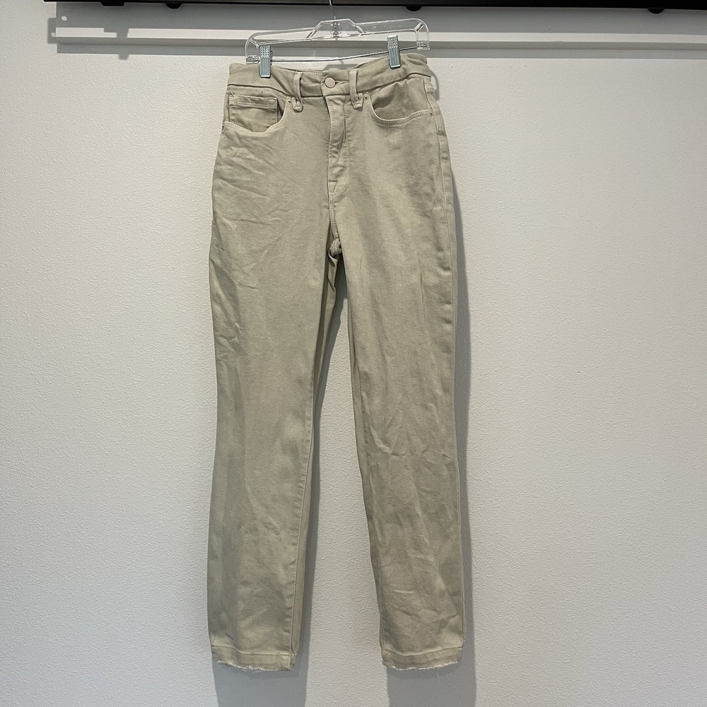 Good American jeans Sz 4/27, Cream Frayed Bottom Pockets Slim Straight